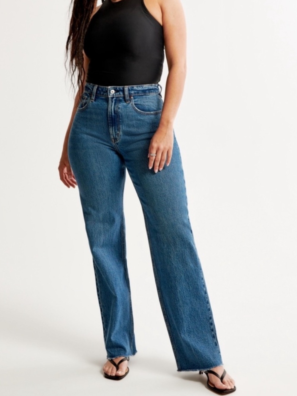 Abercrombie Curve Love The ‘90s Relaxed Jean High Rise Raw Hem